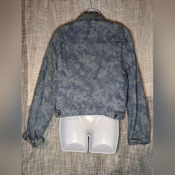 Floral Jean Jacket - Picture 3 of 4